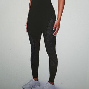 Lululemon Mapped Out HR Tight Size 6